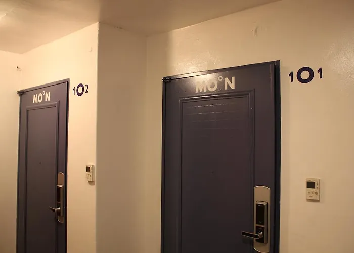 ホステル ムーン *
